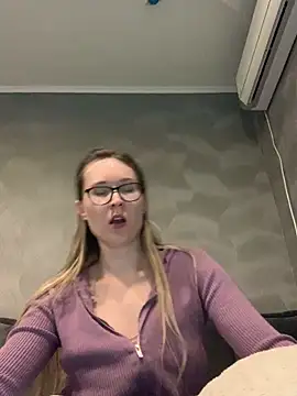 Snapshot of Jugira chatting on 15, 9, 2025 Jugira online show from 15, 9, 2025