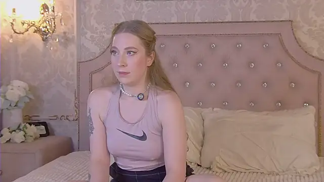 Snapshot of MiaEuphoria_ chatting on 1, 10, 2025 MiaEuphoria online show from 1, 10, 2025