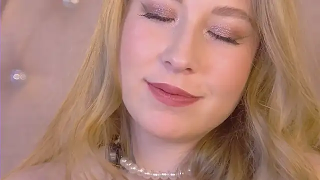 Snapshot of MiaEuphoria_ chatting on 6, 10, 2025 MiaEuphoria online show from 6, 10, 2025