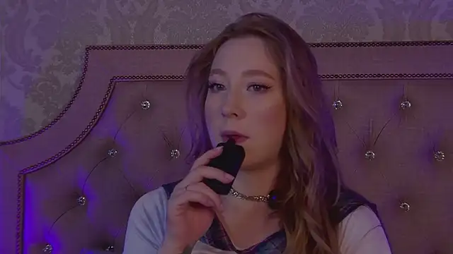 Snapshot of MiaEuphoria_ chatting on 17, 11, 2025 MiaEuphoria online show from 17, 11, 2025