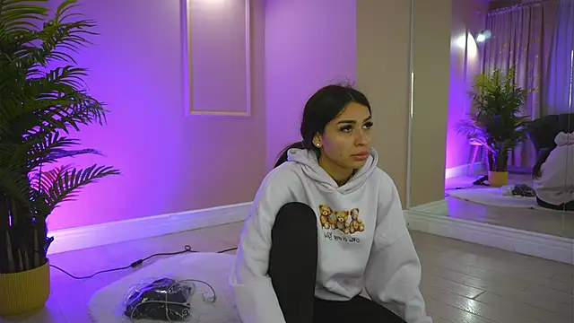 EmmaBlanco online show from 27, 4, 2026