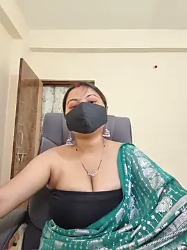 Snapshot of SassyWildCouple chatting on 10, 6, 2026 SassyWildCouple online show from 10, 6, 2026