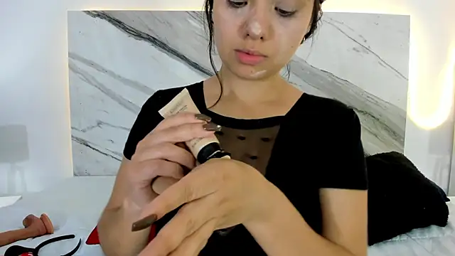 thamiina  online show from 22, 10, 2025