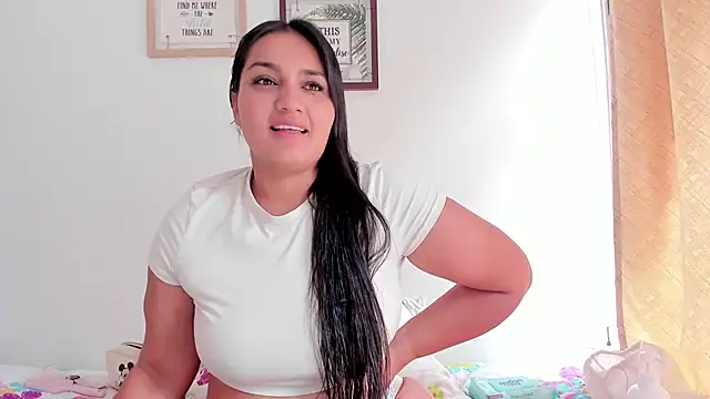 Snapshot of selena_jhonson chatting on 15, 9, 2025 selena jhonson online show from 15, 9, 2025