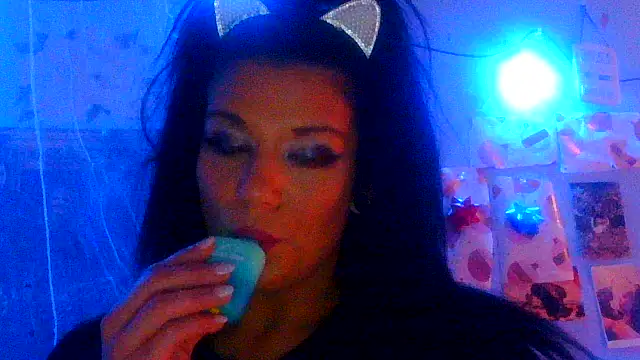 ovmilf online show from 17, 12, 2025