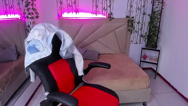 anna moon11 online show from 15, 2, 2026