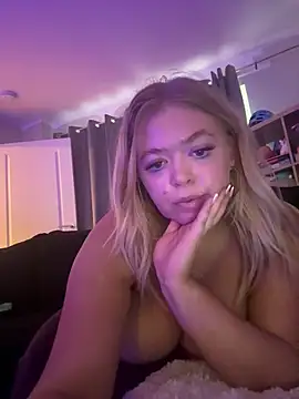 Snapshot of KaylaTrudi chatting on 19, 10, 2025 KaylaTrudi online show from 19, 10, 2025