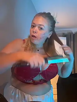 Snapshot of KaylaTrudi chatting on 2, 2, 2026 KaylaTrudi online show from 2, 2, 2026