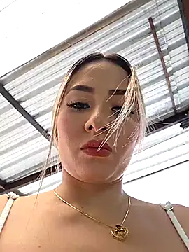 Snapshot of Natasanz chatting on 6, 5, 2026 Natasanz online show from 6, 5, 2026