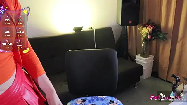 Snapshot of TsukiCherry chatting on 4, 10, 2025 TsukiCherry online show from 4, 10, 2025