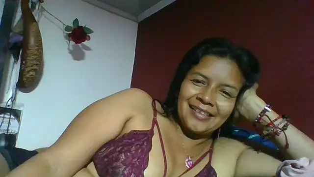 Snapshot of DianaOchoa_ chatting on 18, 5, 2026 DianaOchoa online show from 18, 5, 2026
