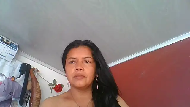 Snapshot of DianaOchoa_ chatting on 25, 5, 2026 DianaOchoa online show from 25, 5, 2026