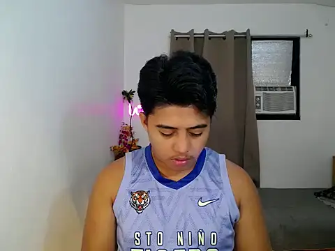 Hugecock2hundle intown online show from 24, 11, 2025