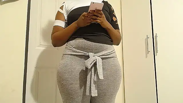 Snapshot of Goddessberry chatting on 12, 10, 2025 Goddessberry online show from 12, 10, 2025