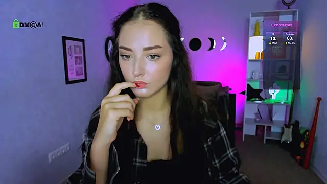 Snapshot of miki-niki chatting on 7, 10, 2025 miki-niki online show from 7, 10, 2025