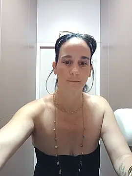 Snapshot of caro252 chatting on 28, 5, 2026 caro252 online show from 28, 5, 2026