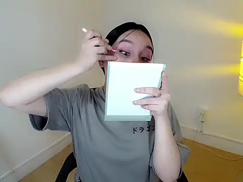 holly tabby online show from 10, 1, 2026