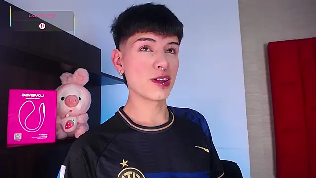 Ezra Storm online show from 23, 12, 2025