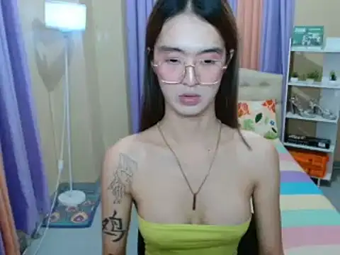 Snapshot of XxTsUncutAskaxX chatting on 27, 5, 2026 XxTsUncutAskaxX online show from 27, 5, 2026