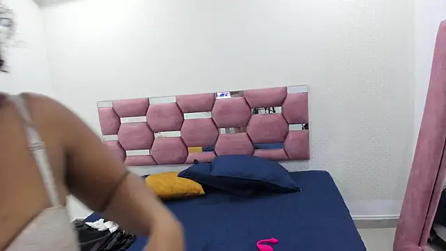 Snapshot of MiiaSmith__ chatting on 18, 11, 2025 MiiaSmith online show from 18, 11, 2025