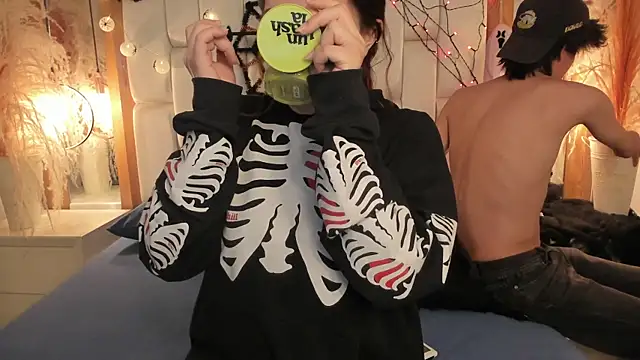 Daphne And Roger online show from 14, 10, 2025