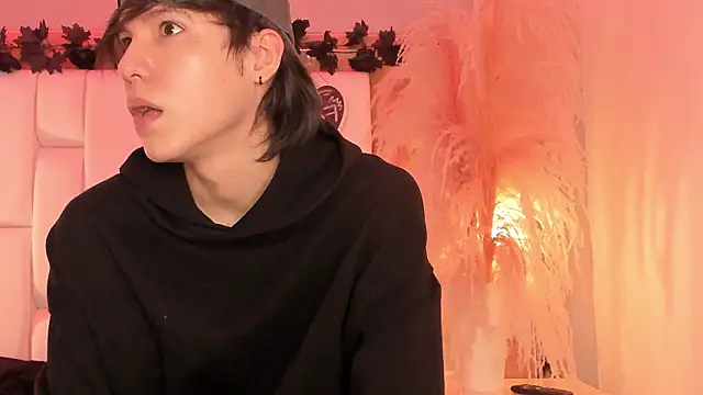 Daphne And Roger online show from 16, 3, 2026