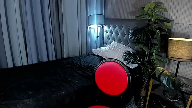 HugeCocoCock online show from 15, 7, 2026