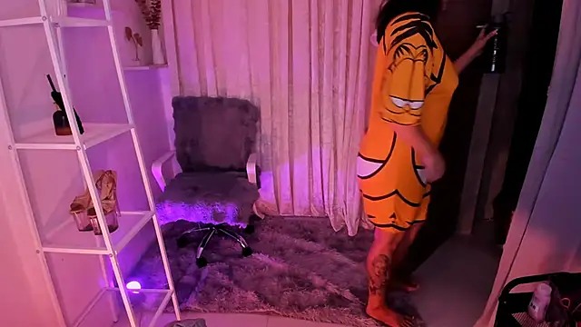 Snapshot of MS_VALERIA chatting on 11, 10, 2025 MS VALERIA online show from 11, 10, 2025