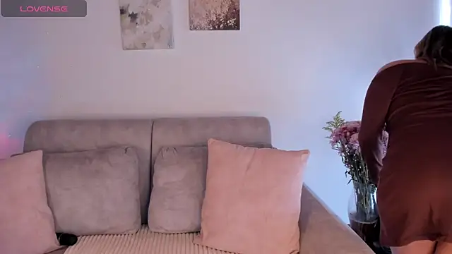 Estrer collins online show from 16, 9, 2025