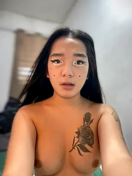 Snapshot of Lalisaslut18 chatting on 27, 10, 2025 Lalisaslut18 online show from 27, 10, 2025