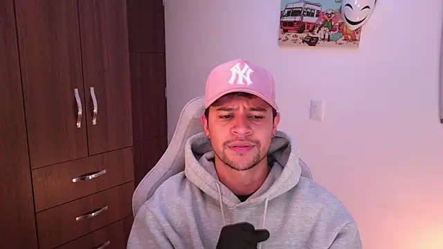 domsantiago  online show from 22, 11, 2025