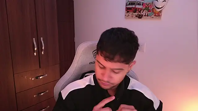 domsantiago  online show from 2, 12, 2025