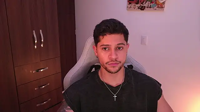 domsantiago  online show from 5, 12, 2025