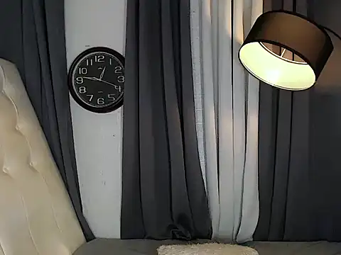 Foxxy Barbie online show from 27, 4, 2026