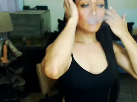 suzie 009 online show from 4, 12, 2025