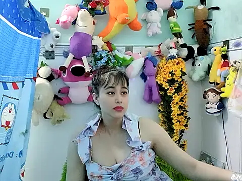 emgaixinhngoan online show from 2, 12, 2025