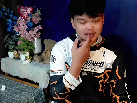 Reynelcock online show from 10, 3, 2026