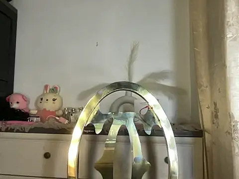 Snapshot of slimladyxoxo chatting on 15, 12, 2025 slimladyxoxo online show from 15, 12, 2025