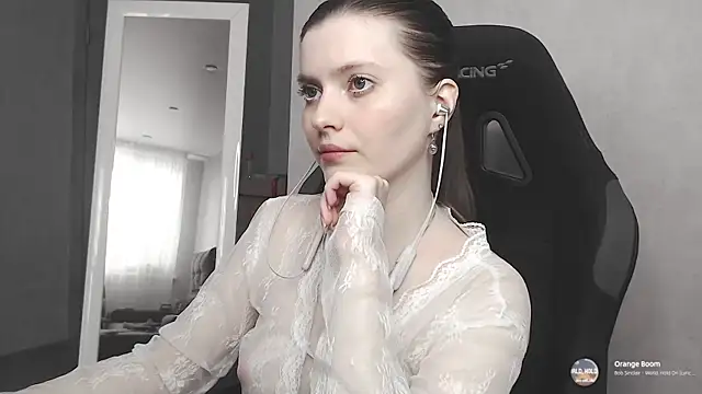 cute elfy  online show from 26, 9, 2025