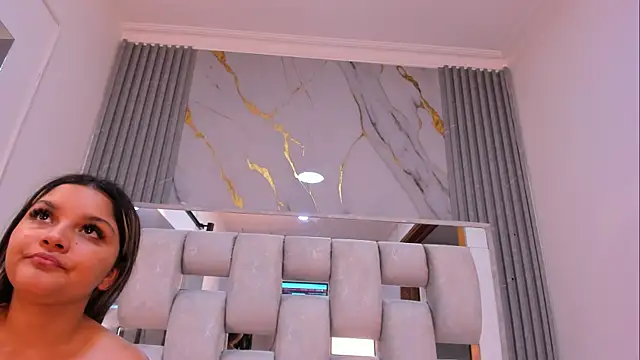 Wonderkloe  online show from 27, 4, 2026