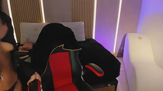 Snapshot of liah_cleir chatting on 13, 11, 2025 liah cleir online show from 13, 11, 2025