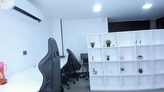 megan bigboobs  online show from 13, 11, 2025