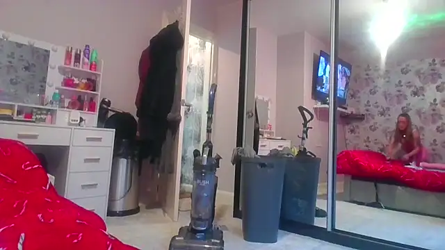 LucyRoseMae online show from 27, 2, 2026