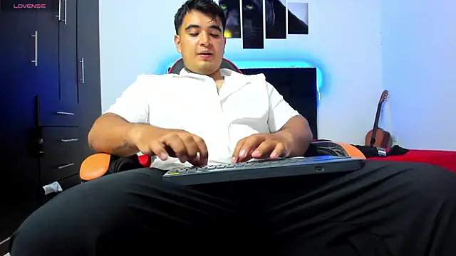 Snapshot of thiago__cp01 chatting on 7, 5, 2026 thiago cp01 online show from 7, 5, 2026