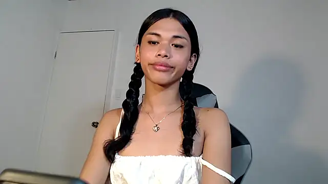 Snapshot of urcurlydiva chatting on 3, 11, 2025 urcurlydiva online show from 3, 11, 2025