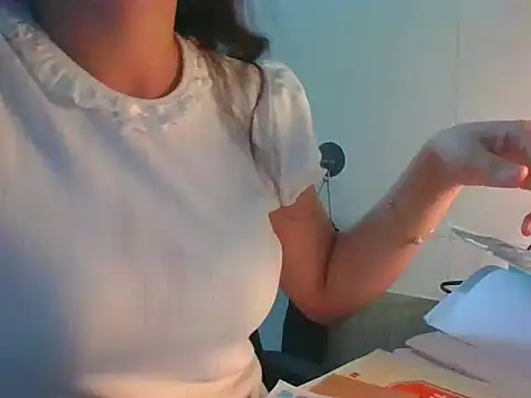 Snapshot of Linzly chatting on 6, 10, 2025 Linzly online show from 6, 10, 2025