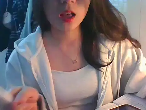 Snapshot of Linzly chatting on 1, 11, 2025 Linzly online show from 1, 11, 2025