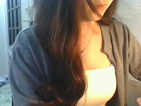 Snapshot of Linzly chatting on 13, 11, 2025 Linzly online show from 13, 11, 2025