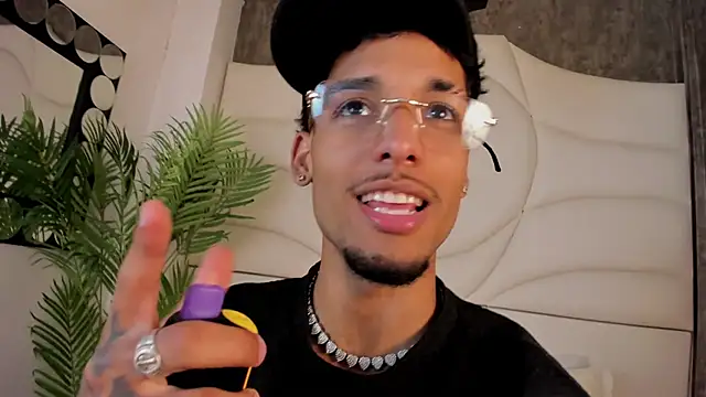 Thiagoferreti online show from 14, 10, 2025