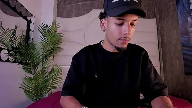 Thiagoferreti online show from 12, 11, 2025